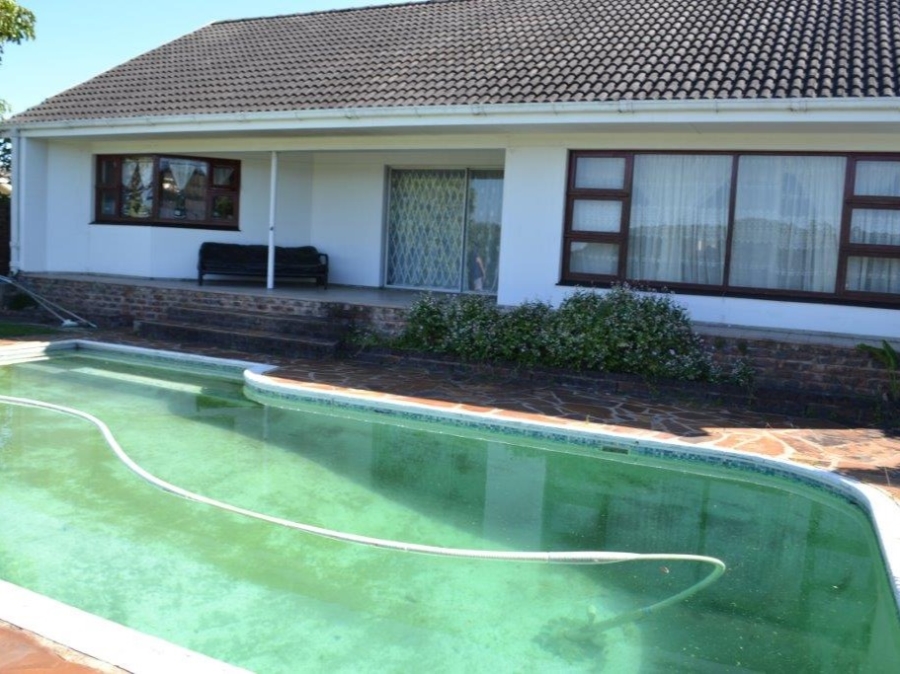 To Let 3 Bedroom Property for Rent in Beacon Bay North Eastern Cape